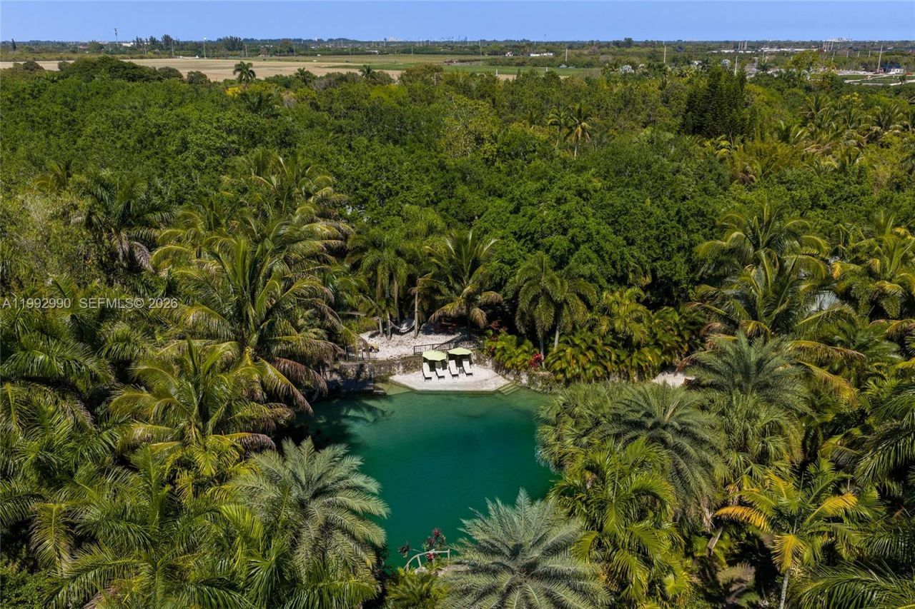 15000 SW 200th St, Miami, FL 33187 Photo