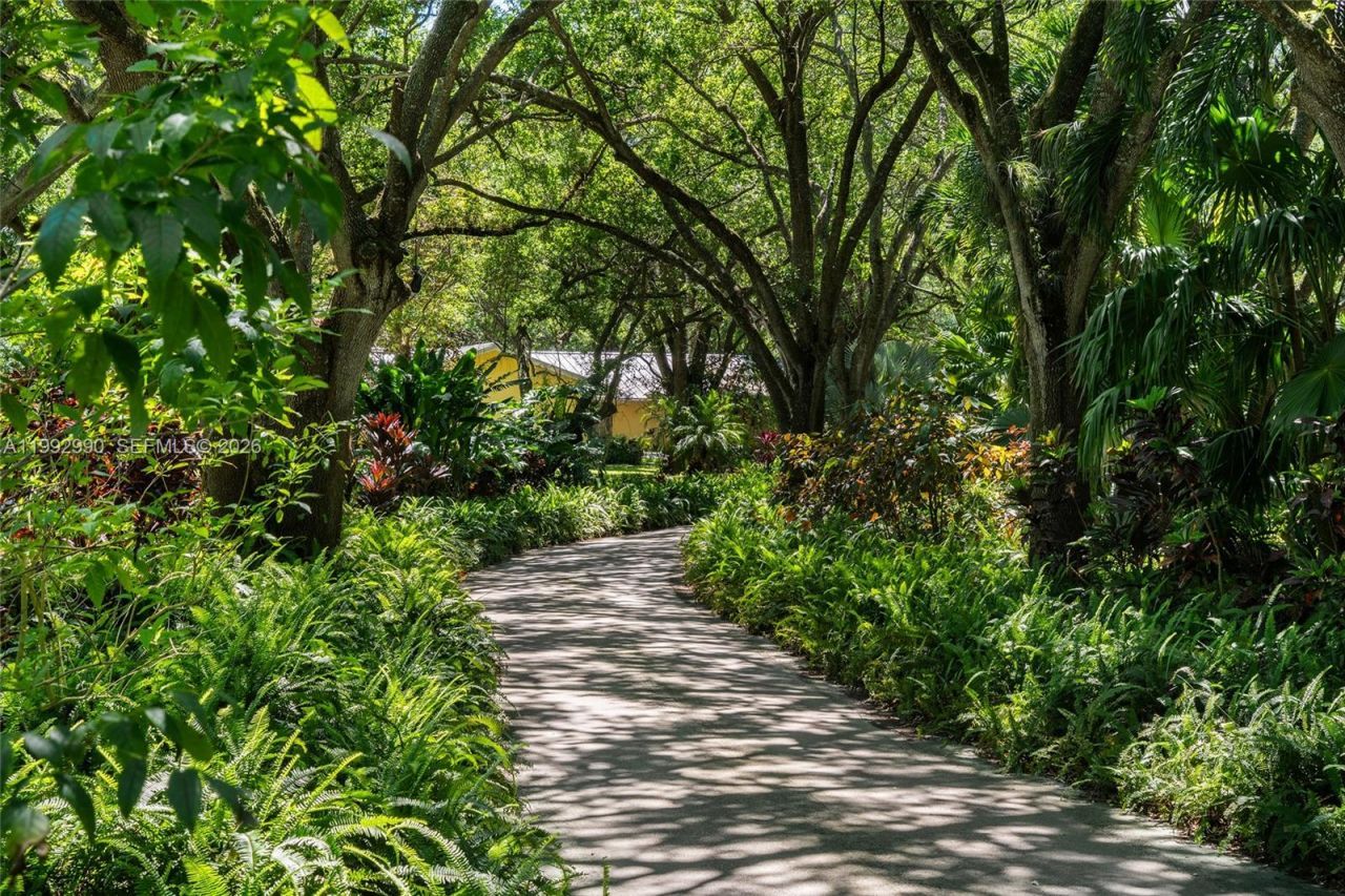 15000 SW 200th St, Miami, FL 33187 Photo