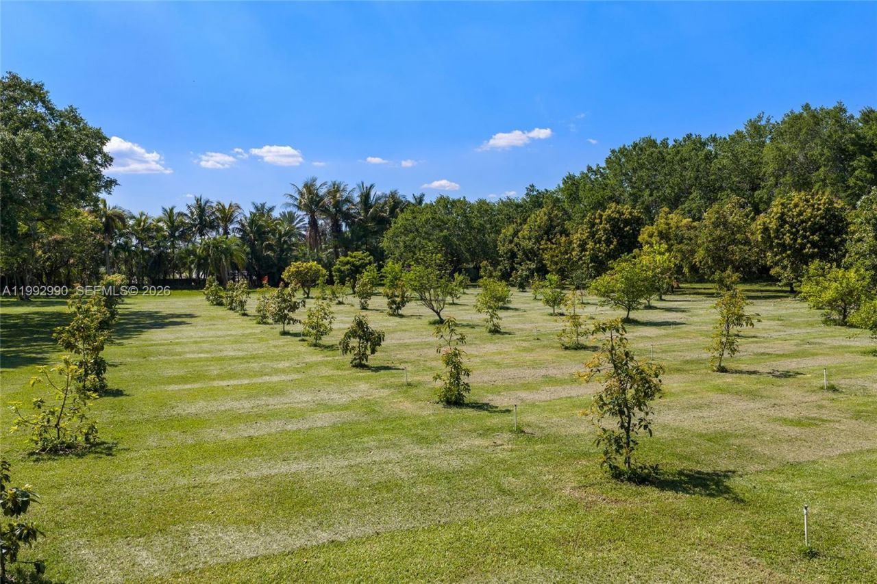 15000 SW 200th St, Miami, FL 33187 Photo