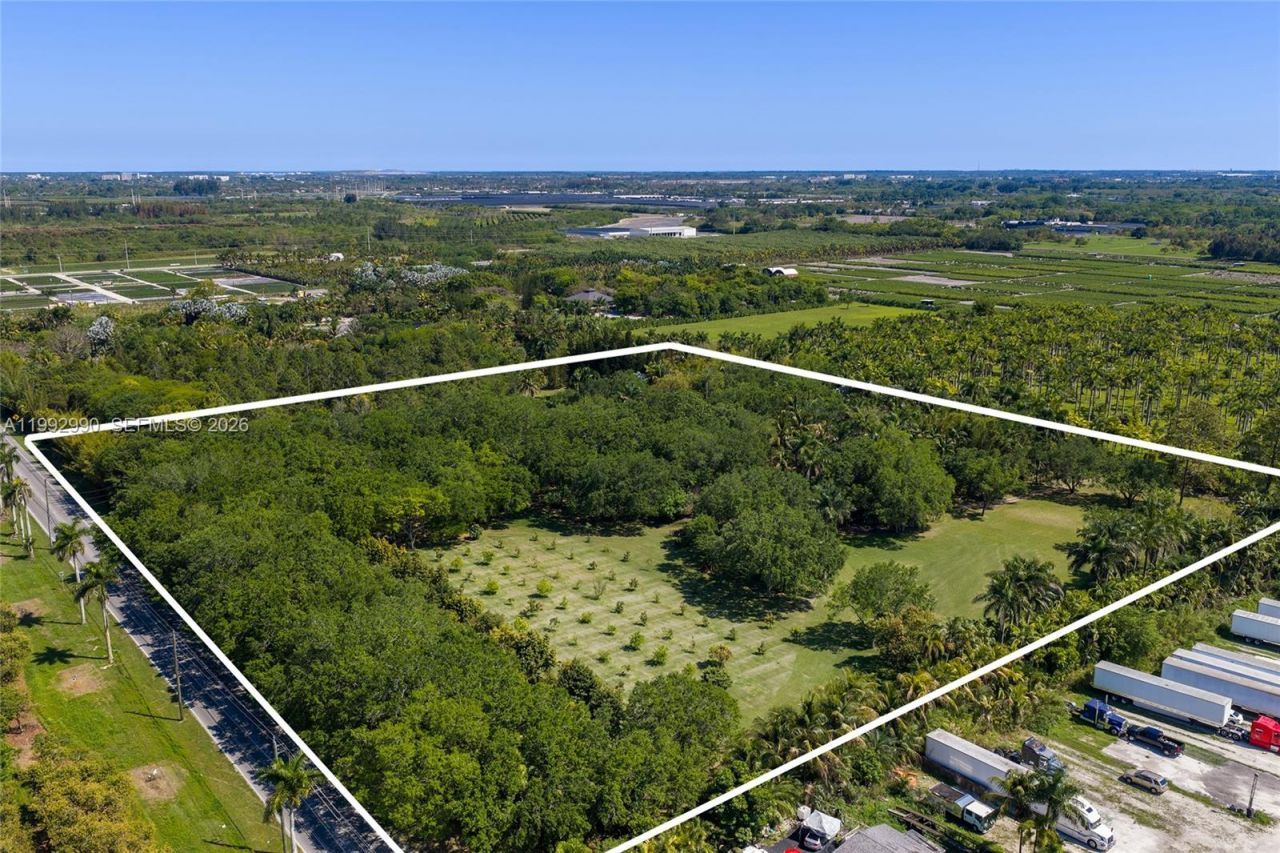 15000 SW 200th St, Miami, FL 33187 Photo