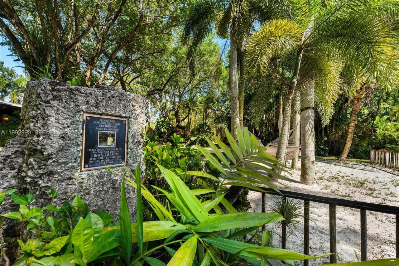 15000 SW 200th St, Miami, FL 33187 Photo