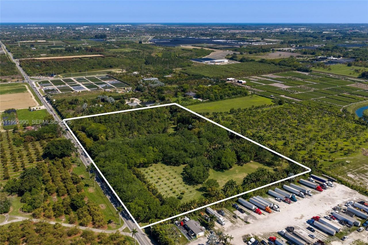 15000 SW 200th St, Miami, FL 33187 Photo