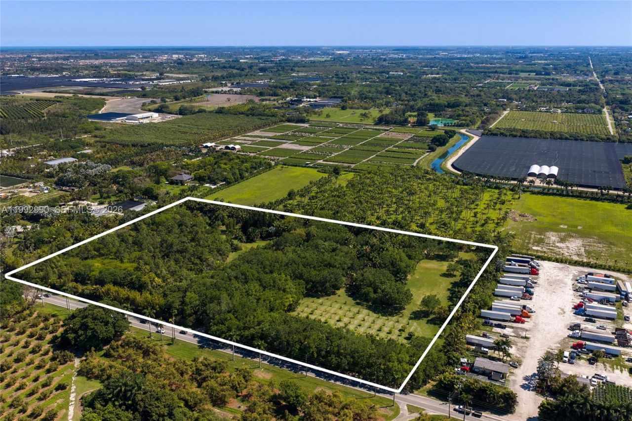 15000 SW 200th St, Miami, FL 33187 Photo