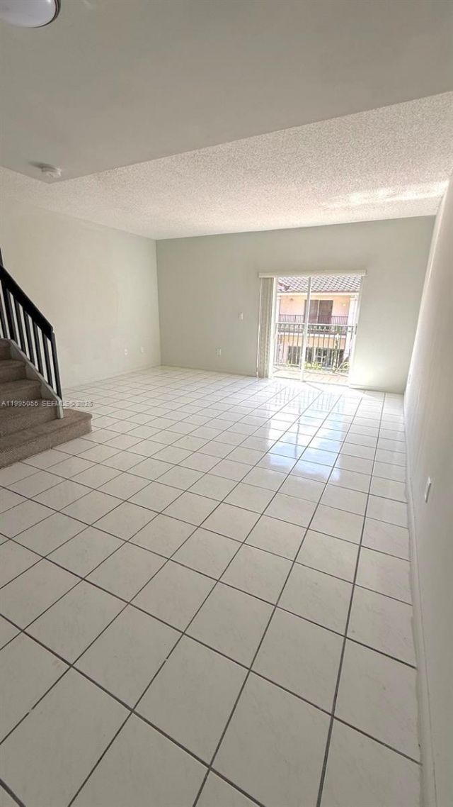 10026 Hammocks Blvd, Unit 206-6, Miami, FL 33196 Photo