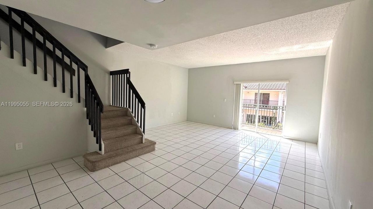 10026 Hammocks Blvd, Unit 206-6, Miami, FL 33196 Photo