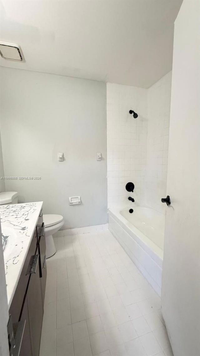 10026 Hammocks Blvd, Unit 206-6, Miami, FL 33196 Photo