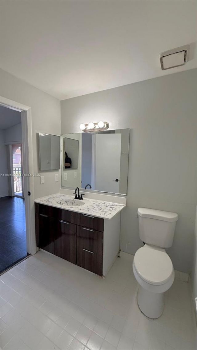 10026 Hammocks Blvd, Unit 206-6, Miami, FL 33196 Photo