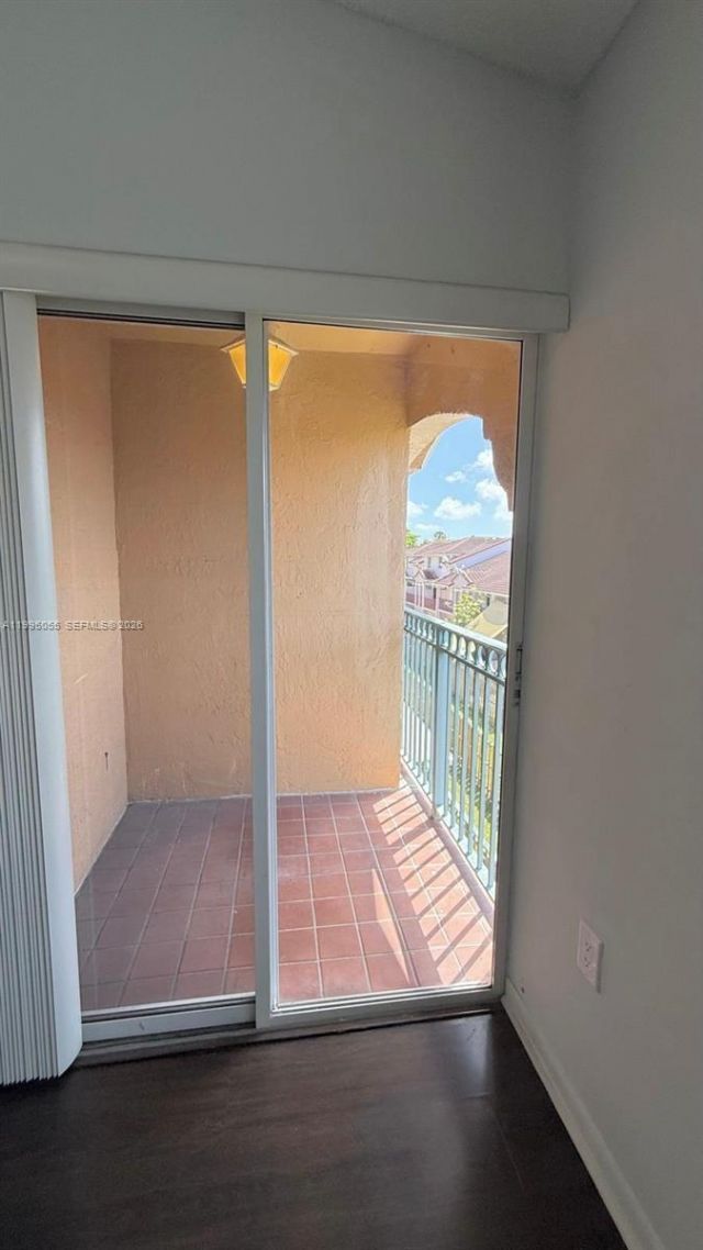 10026 Hammocks Blvd, Unit 206-6, Miami, FL 33196 Photo