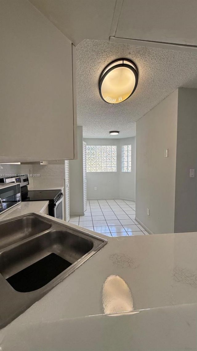 10026 Hammocks Blvd, Unit 206-6, Miami, FL 33196 Photo
