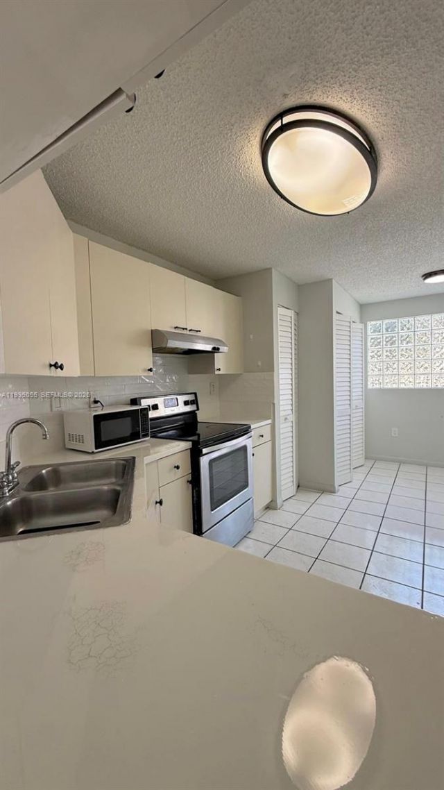 10026 Hammocks Blvd, Unit 206-6, Miami, FL 33196 Photo