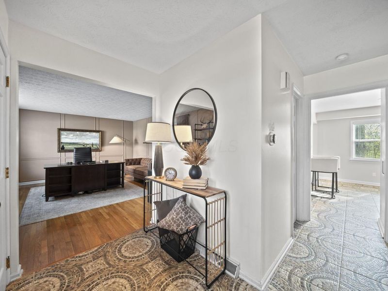 8372 Fairway Drive, Columbus, OH 43235 Photo 7