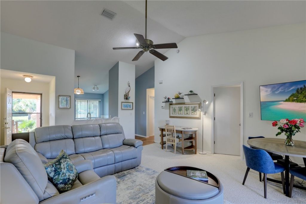 5720 Pelican Pointe Drive, Unit 3, Sebastian, FL 32958 Photo