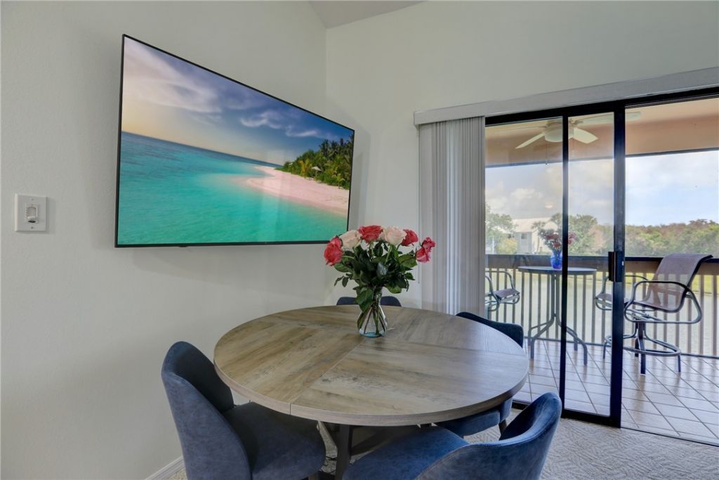 5720 Pelican Pointe Drive, Unit 3, Sebastian, FL 32958 Photo