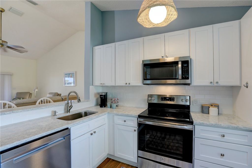 5720 Pelican Pointe Drive, Unit 3, Sebastian, FL 32958 Photo