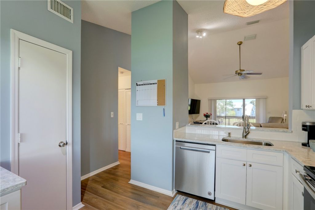 5720 Pelican Pointe Drive, Unit 3, Sebastian, FL 32958 Photo