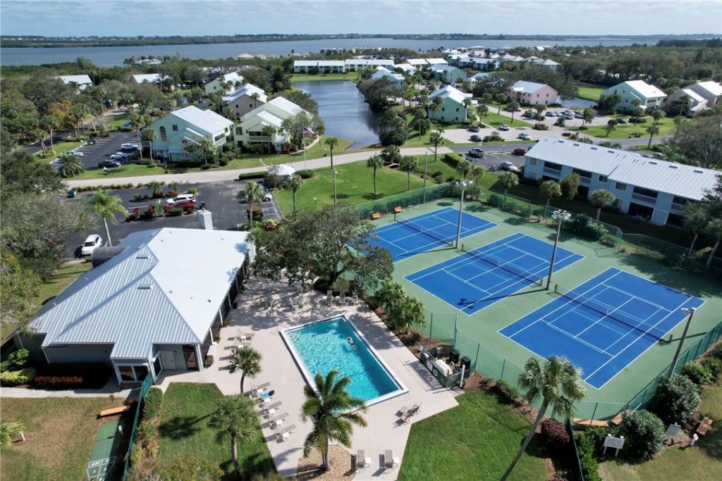 5720 Pelican Pointe Drive, Unit 3, Sebastian, FL 32958 Photo