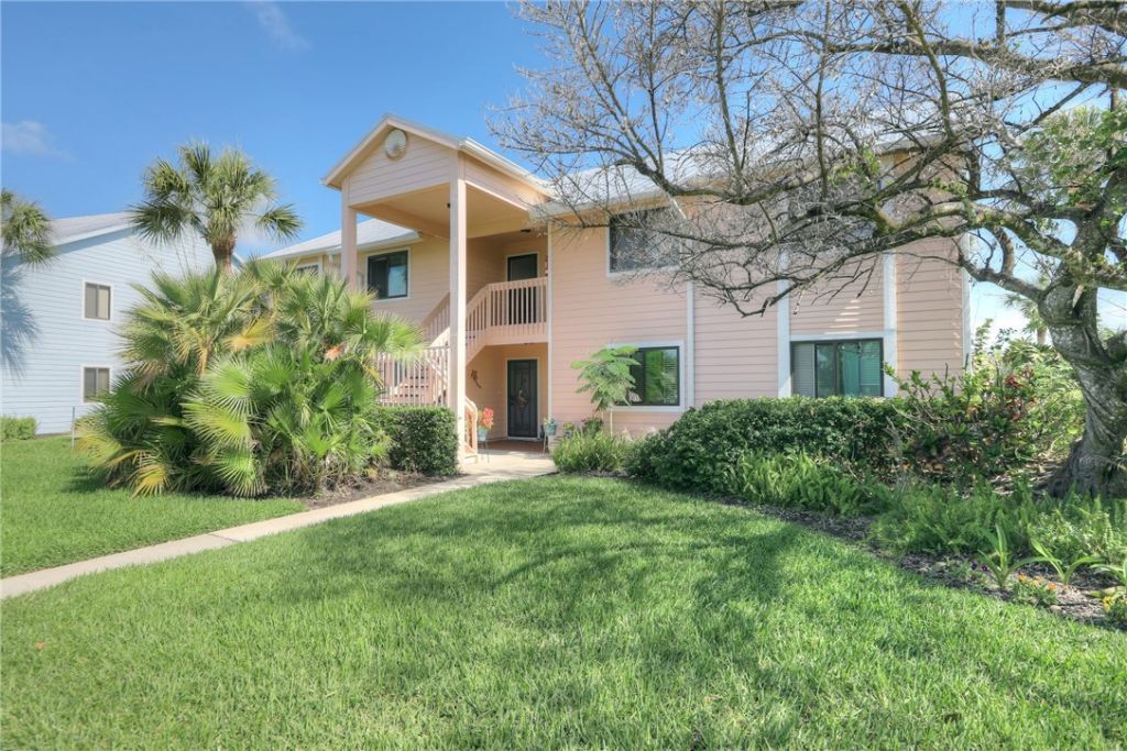 5720 Pelican Pointe Drive, Unit 3, Sebastian, FL 32958 Photo