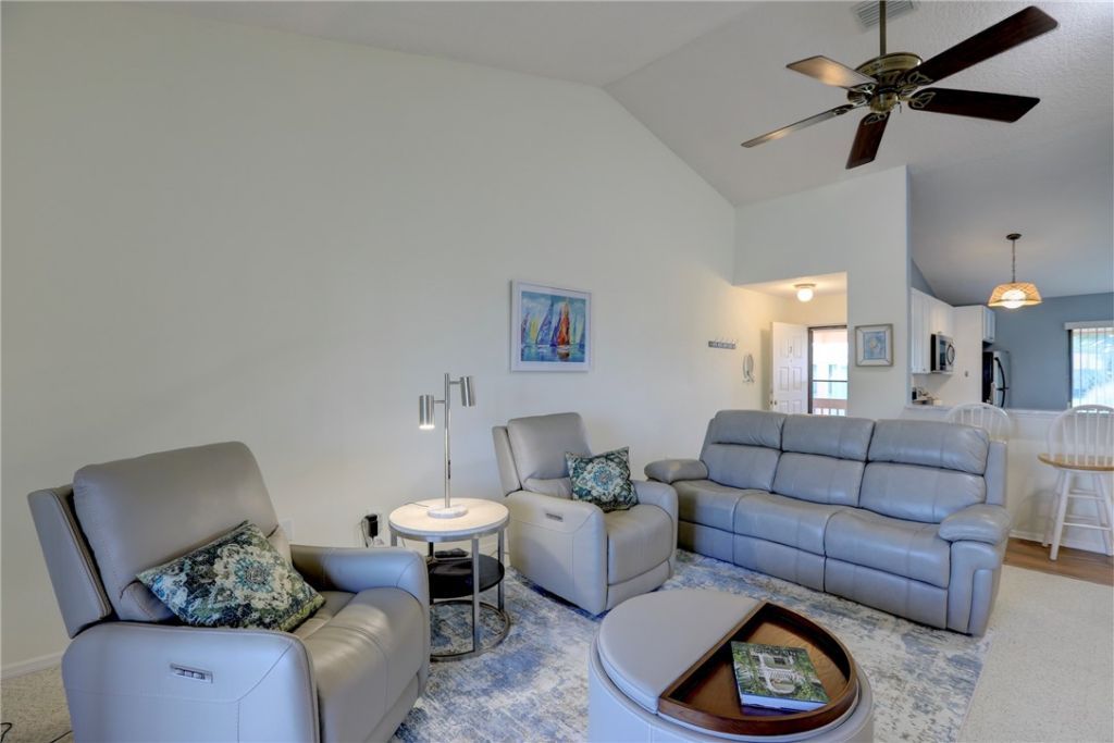 5720 Pelican Pointe Drive, Unit 3, Sebastian, FL 32958 Photo