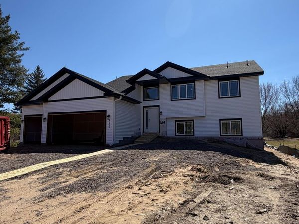 520 Lois Lane, Lino Lakes, MN 55014