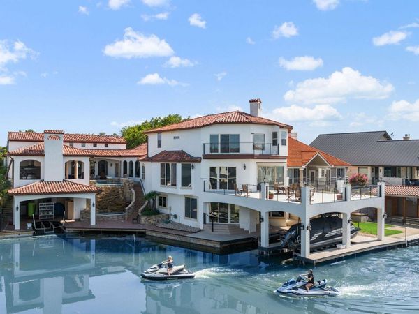 108 Wennmohs PL, Horseshoe Bay, TX 78657