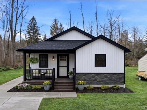 557 Eisenhower Avenue , Angola, NY 14006