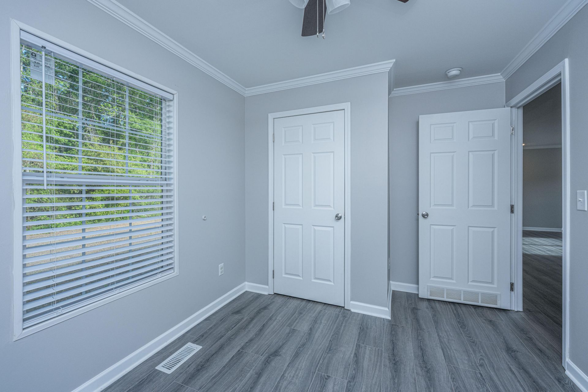 324 Bedford Road Photo 31