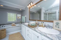 324 Bedford Road photo 4