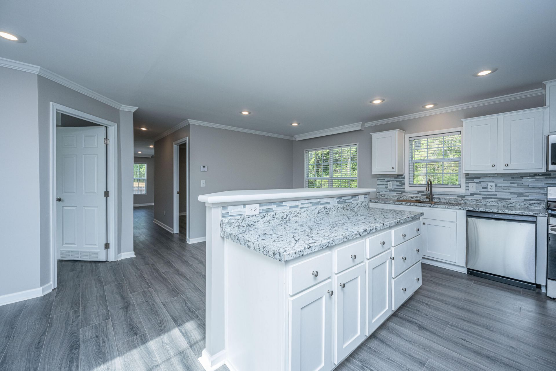 324 Bedford Road Photo 8