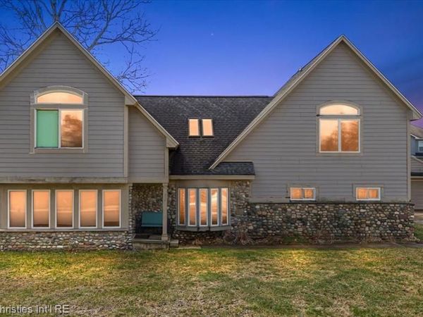 5863 Clarkston Road, Independence Twp, MI 48348