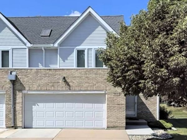 9400 Lindsay Street, Orland Hills, IL 60487