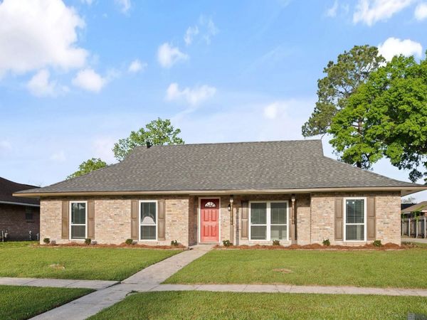 3441 Lava Beds Dr, Baton Rouge, LA 70814