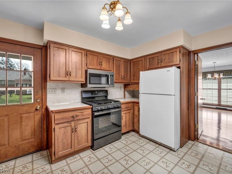 37510 Park Avenue, Willoughby, OH 44094 Photo 18