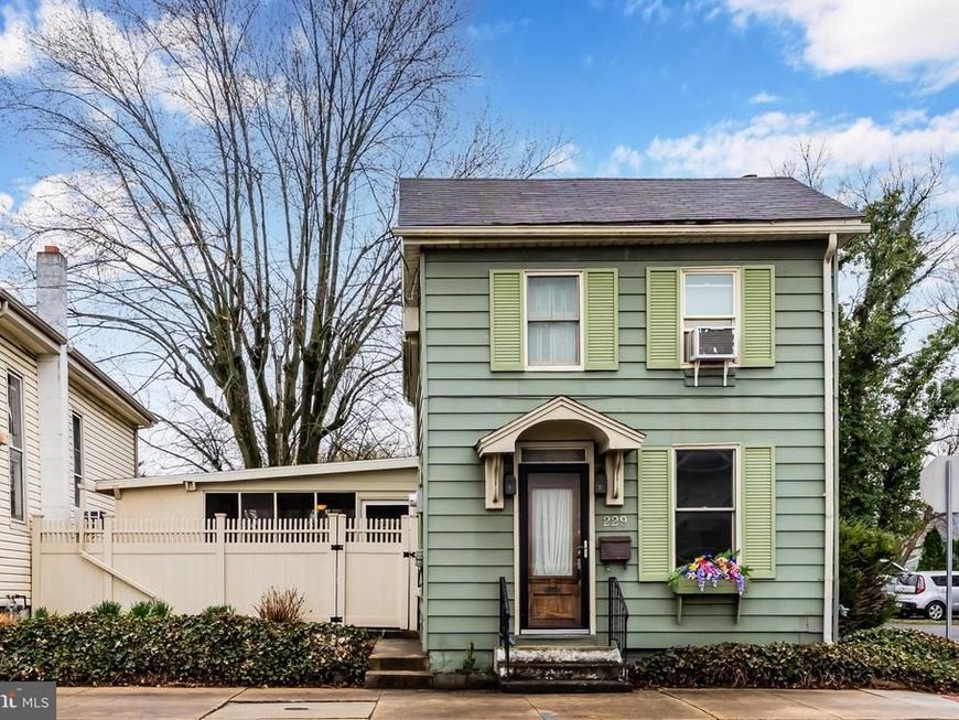 229 W Simpson Street, Mechanicsburg, PA 17055 Main Photo
