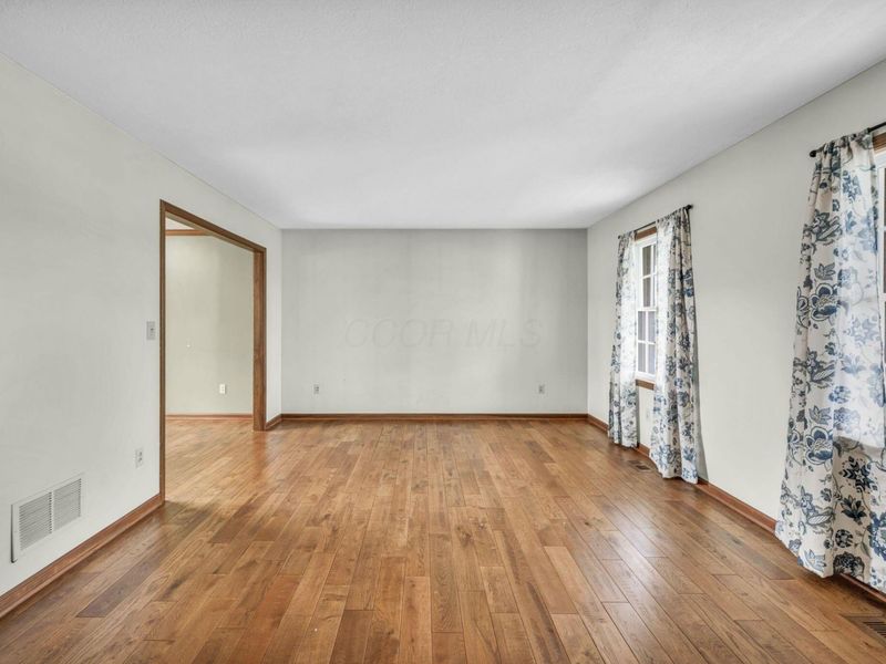 1401 Carmel Drive , Marysville, OH 43040 Photo 9