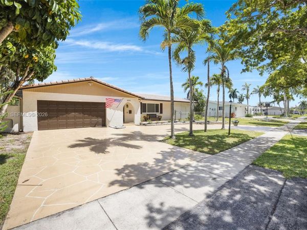 6121 SW 16th St, Plantation, FL 33317