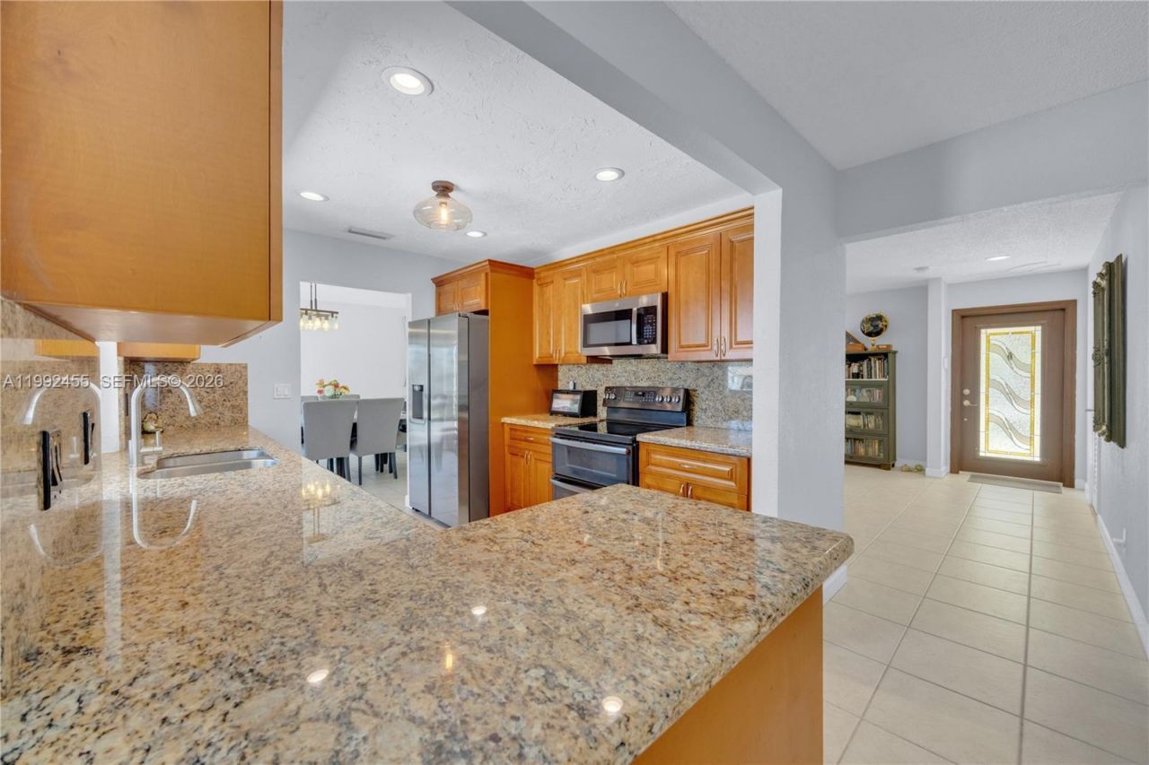 6121 SW 16th St, Plantation, FL 33317 Photo