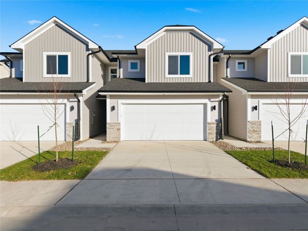 6917 Poppy Court , Johnston, IA 50131