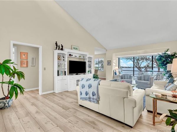 2560 NW Seagrass Drive, Unit 6B, Palm City, FL 34990