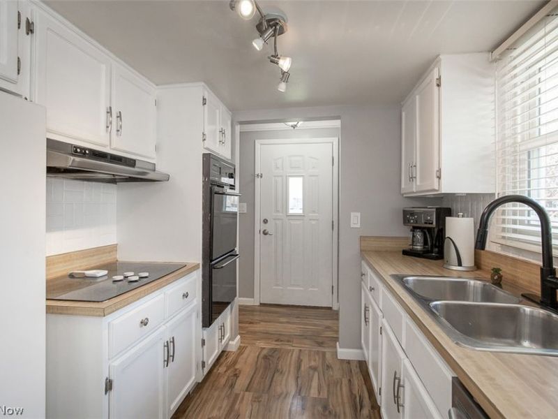 1114 Homestead Road, South Euclid, OH 44121 Photo 12