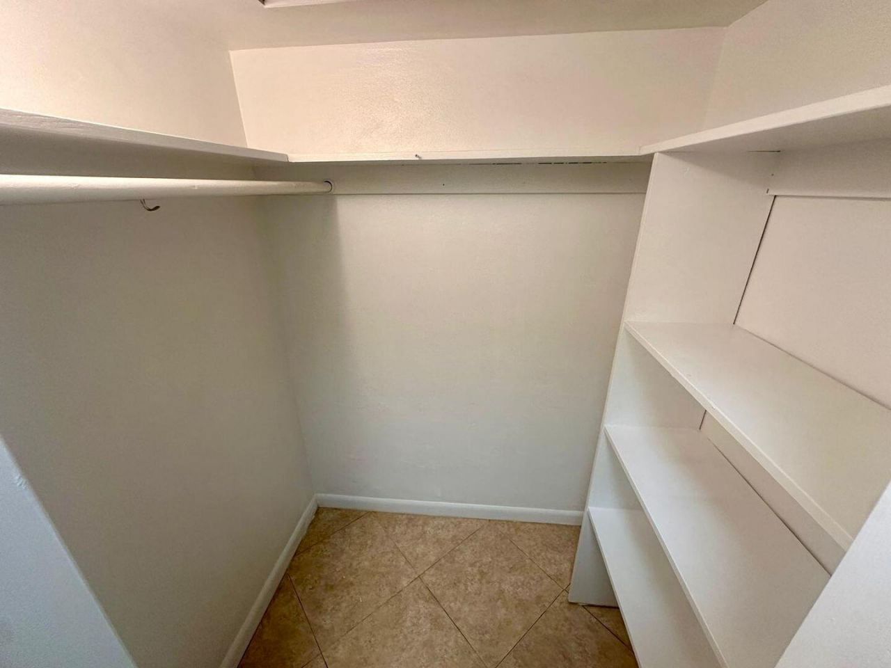 2170 NE 51st Court, Unit B25, Fort Lauderdale, FL 33308 Photo