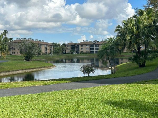 7860 NW 50th Street, Unit 305, Lauderhill, FL 33351