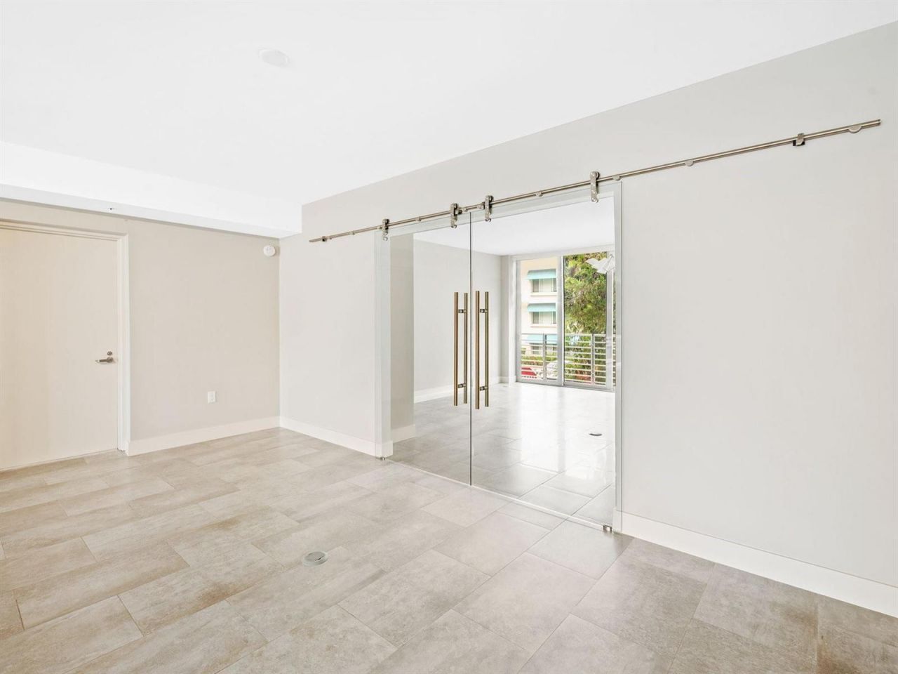 133 Isle Of Venice Drive, Unit 201, Fort Lauderdale, FL 33301 Photo