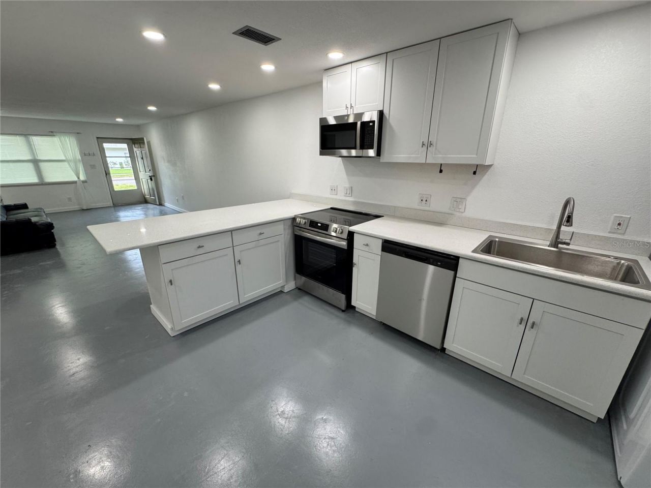 5720 13th Avenue N, Unit 106B, Saint Petersburg, FL 33710 Photo