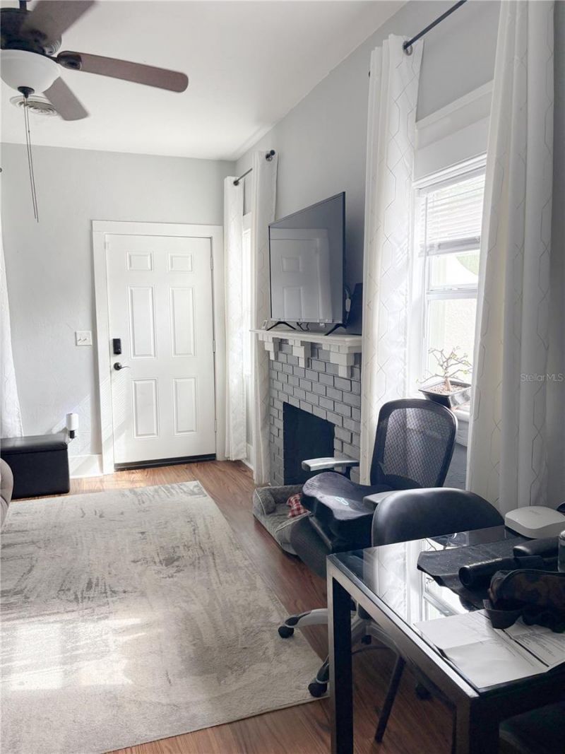 2060 9th Street, Unit B, Sarasota, FL 34237 Photo