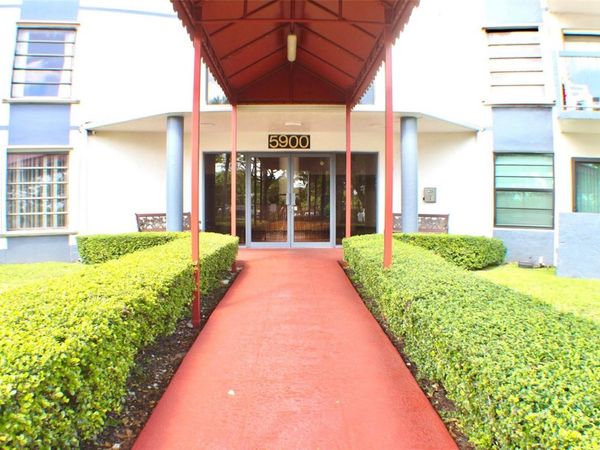 5900 SW 127TH AVENUE, Unit 3213, MIAMI, FL 33183