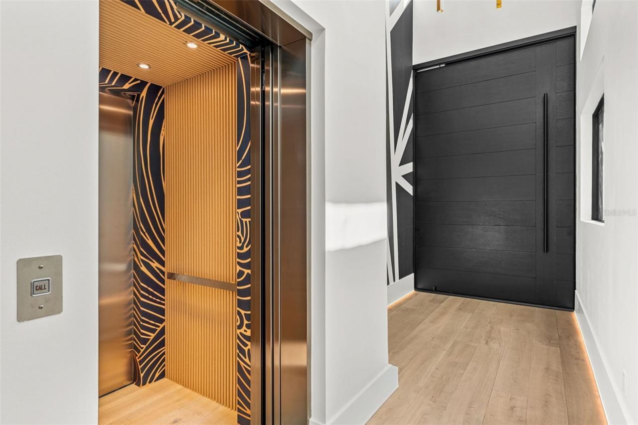 1194 N Peninsula Avenue, New Smyrna Beach, FL 32169 Photo