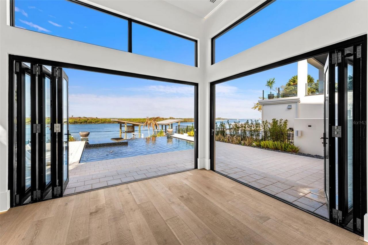 1194 N Peninsula Avenue, New Smyrna Beach, FL 32169 Photo