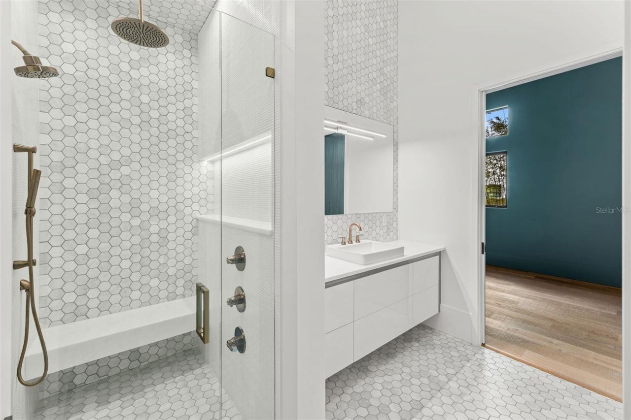 1194 N Peninsula Avenue, New Smyrna Beach, FL 32169 Photo