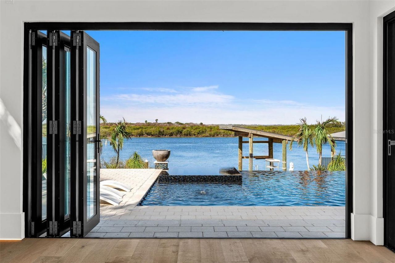 1194 N Peninsula Avenue, New Smyrna Beach, FL 32169 Photo