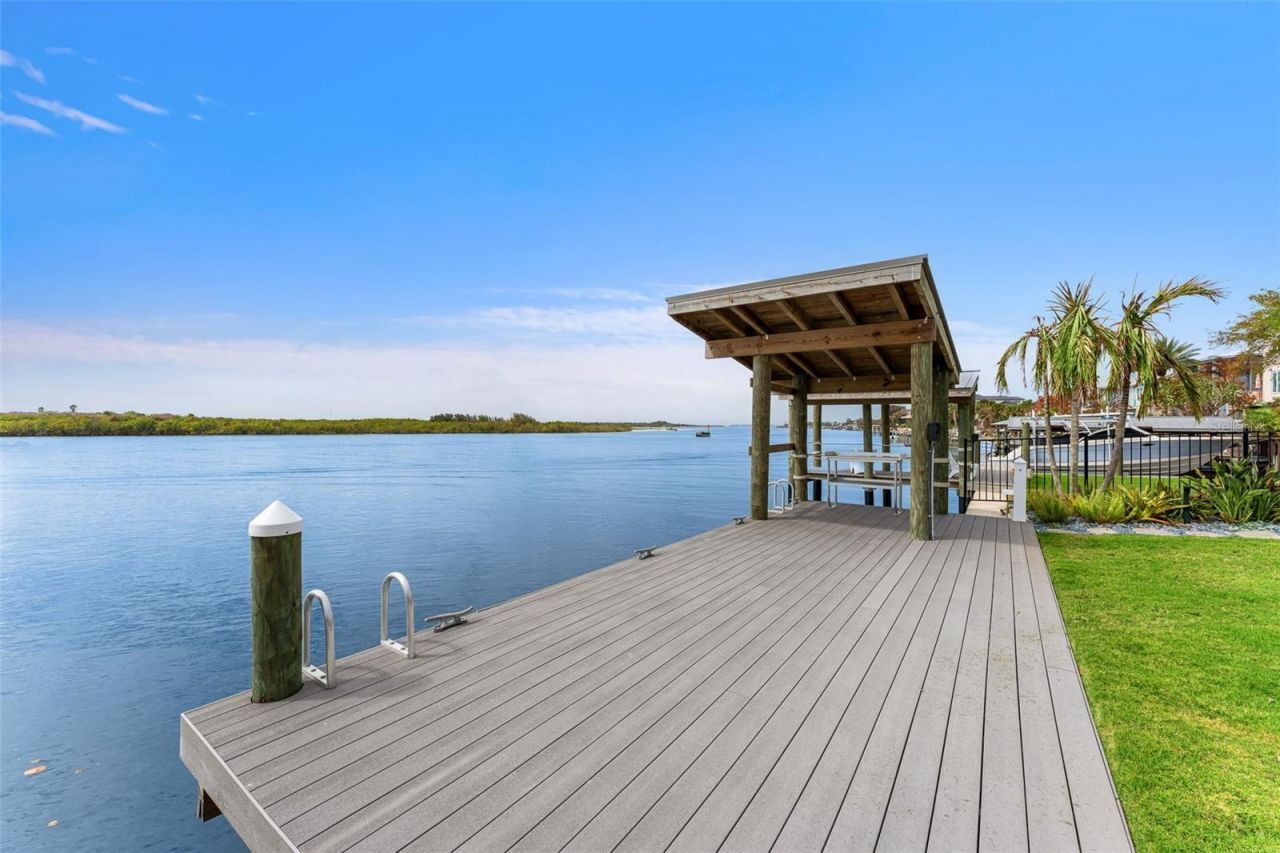 1194 N Peninsula Avenue, New Smyrna Beach, FL 32169 Photo